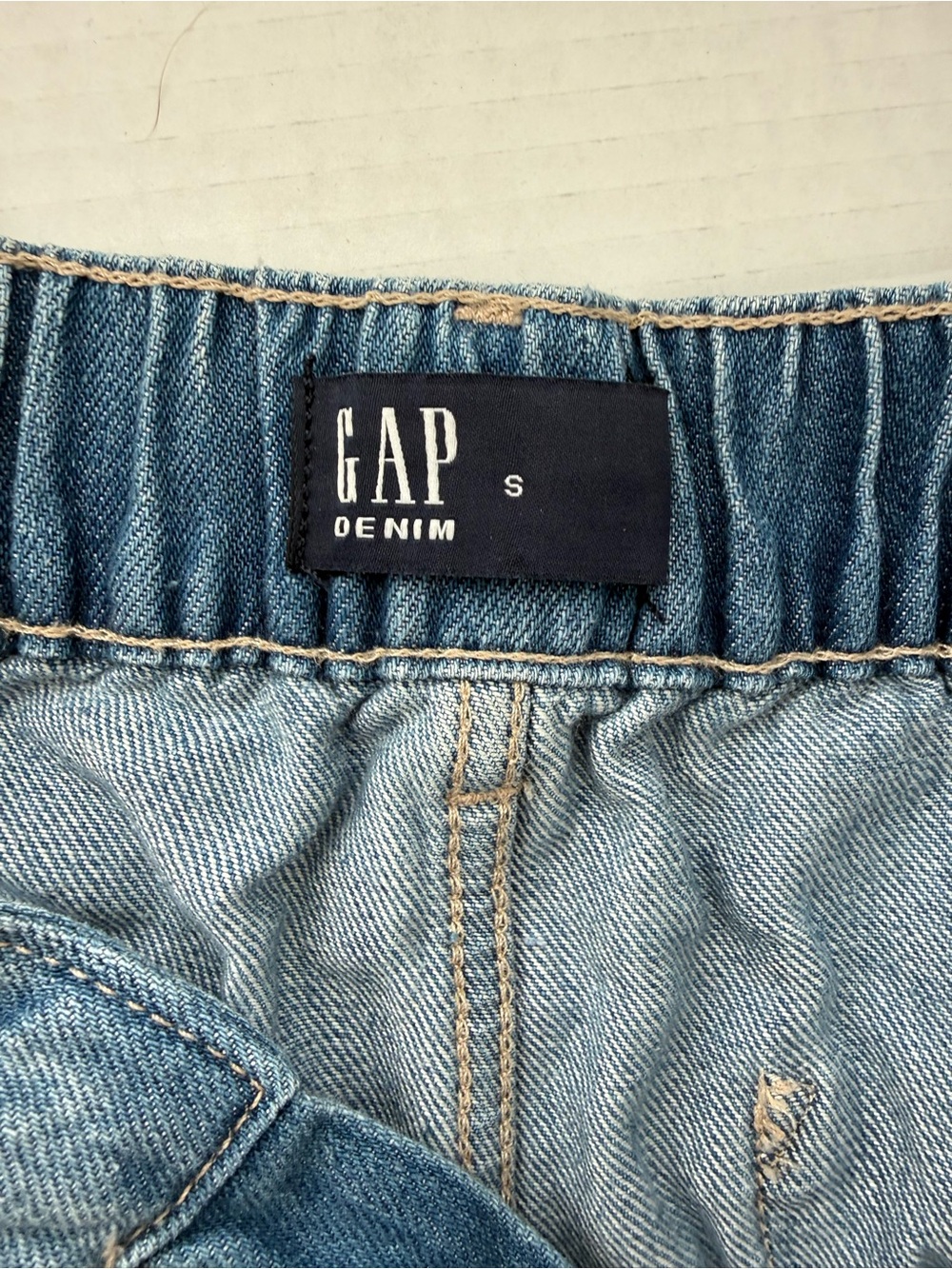 GAP Light Blue Elastic-Waist Denim Shorts - Women-NWT - Picture 2 of 3